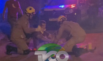 Homem sofre fratura exposta na perna e lesões grave na cabeça após acidente em Pontes e Lacerda