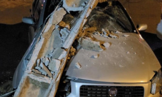 Mais um acidente: Motorista decide fazer teste em carro após sair da oficina bate em outro veículo e derruba poste em Pontes e Lacerda