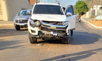 Grave acidente na Terezinha Coura Garbim deixa motociclista ferido