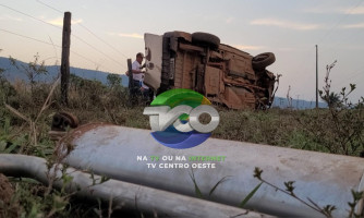 Adolescente é encaminhada ao hospital em estado grave após capotamento na Br174B