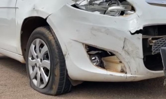 Motorista não respeita placa de pare e provoca acidente de trânsito em Pontes e Lacerda