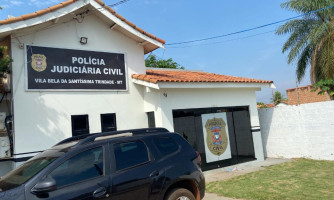 Quatro pessoas são presas durante investigação para apurar responsáveis por atear fogo em veículo apreendido