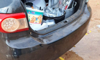 Empresária desesperada com estabelecimento fechado por falta de água, lava louça no Rio Guaporé em Pontes e Lacerda
