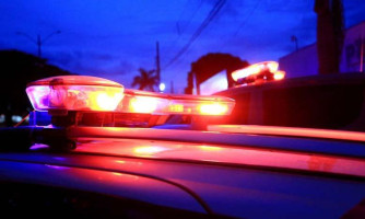 Homem é esfaqueado no pescoço por 