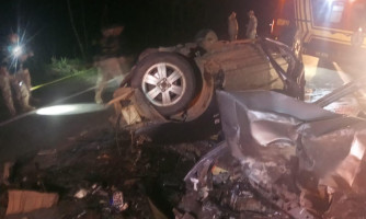 Seis pessoas morreram após acidente entre dois carros na Br-174