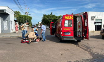 Colisão entre moto e carro deixa vítima com fratura exposta em Pontes e Lacerda
