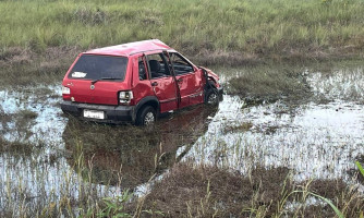 Motorista sai ileso após capotamento próximo a Vila Bela na BR-174b