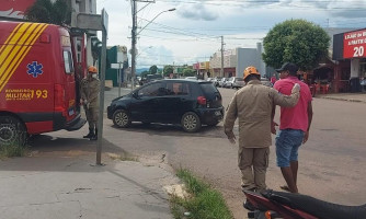 Motociclistas se envolvem em acidente no centro de Pontes e Lacerda