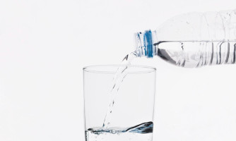 Vigilância Sanitária suspende comercialização de água mineral envasada Finíssima em MT