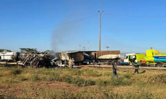 Acidente envolvendo duas carretas e um ônibus deixa mortos e feridos na BR-364 em MT