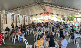 Festa da paróquia  São Pedro atrai centenas de pessoas neste domingo