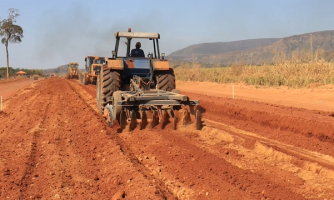 PAVIMENTAÇÃO DA ESTRADA DO MATÃO: SECRETÁRIO DA SINFRA LIBERA PAVIMENTO ATÉ A BASE DO GEFRON