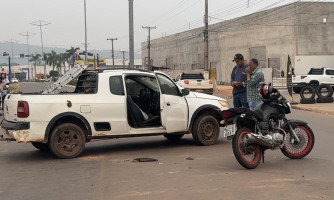 Após acidente de trânsito, motociclista é atendido pelo Corpo de Bombeiros