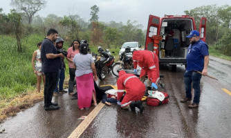 Motociclista fica ferida em acidente na BR-174