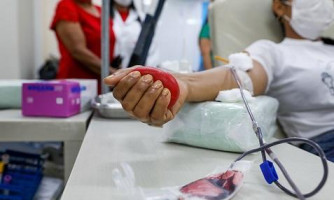 Com baixa no estoque, Hemocentro convoca voluntários para doarem sangue