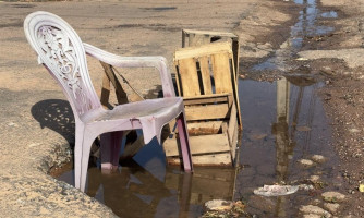 Buracos na Rua Ceará com BR-174B geram revolta em moradores de Pontes e Lacerda