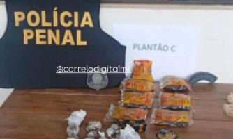 8 visitantes são flagrados tentando entrar com pacotes de fumo na cadeia de Pontes e Lacerda