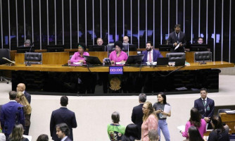 Câmara aprova licença menstrual de até dois dias por mês para mulheres com sintomas graves