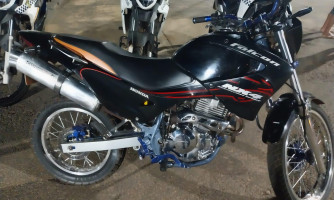 Polícia Militar realiza abordagem de adolescente em fuga e apreende motocicleta com escapamento adulterado no Bairro Vera