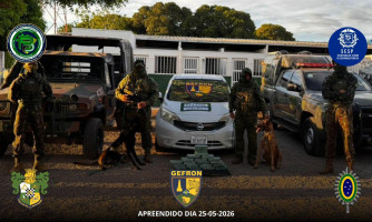 Cães do Gefron encontram “mocó” com quase 20 kg de cocaína em táxi boliviano