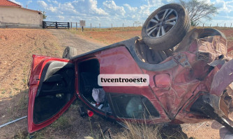 Carro capota na BR174 entre Pontes e Lacerda e Conquista D'Oeste