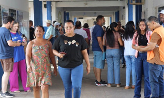 Eleitores enfrentaram longas filas durante manhã de votação em Pontes e Lacerda