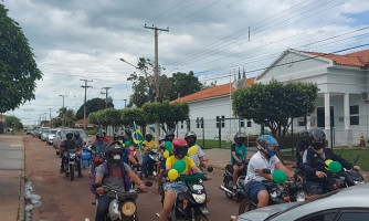 Acepl promove carreata com mais de 300 veículos contra fechamento do comércio