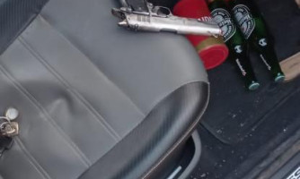 Após briga, homens fogem e são presos em outra cidade com duas armas de fogo