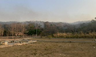 Após uma semana, fogo continua se espalhando pela Serra do Patrimônio