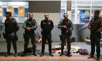 Assalto no Banco do Brasil: bandidos são pegos no telhado da agência em Araputanga