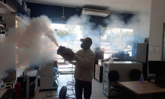 Associação Comercial começa a higienizar e pulverizar estabelecimentos comerciais em Pontes e Lacerda