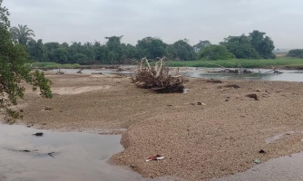 Baixo fluxo das água do rio Guaporé assusta moradores após hidrelétrica iniciar enchimento de reservatórios