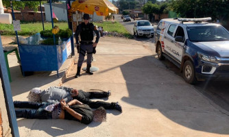 Bandidos roubam residência, trocam tiros com a Polícia Militar e acabam presos