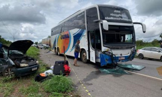 Batida entre carro e ônibus mata 3 pessoas na Estrada da Guia