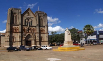 Cáceres reabre comércio na segunda-feira, mas implanta toque de recolher