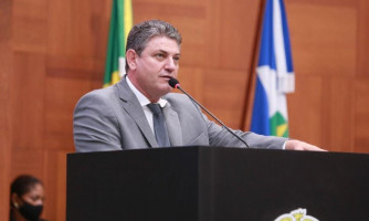 Deputado Moretto destina emenda para compra de ônibus escolar em Comodoro