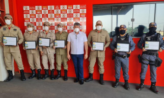 Deputado Moretto homenageia militares que salvaram pacientes de hospital em chamas