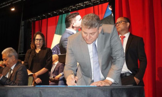 Deputado Valmir Moretto e outros 23 deputados são empossados na ALMT
