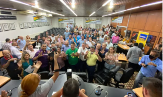 Deputados Moretto e Dr. Leonardo mostram força política durante evento em Cáceres