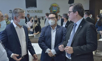 Dr. Gimenez comemora ações do governo durante evento com prefeitos
