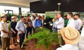 Embaixadores e adidos agrícolas de 11 países visitam Parecis SuperAgro