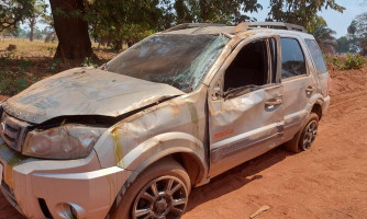 Estrada Matão: motorista perde o controle da direção e capota veículo