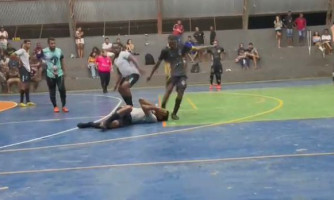 “Foi algo do momento”, diz jogador que chutou o rosto de adversário na quadra de esporte