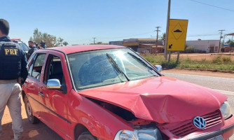 Grávida fica ferida em acidente entre carro e moto na BR174