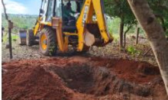 Homem é preso por matar esposa a pauladas, enterrá-la no quintal e sacar aposentadoria dela por um ano em MT