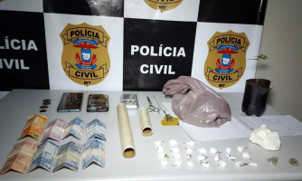 Homem quebra celular durante abordagem da polícia por tráfico de drogas