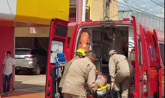 Homem sofre descarga elétrica durante serviço, em Pontes e Lacerda