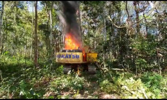 Ibama retira garimpeiros e queima maquinários na região do rio Sararé