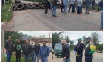 Inconformados com eleição, bolsonaristas trancam ponte na BR 070 de Cáceres