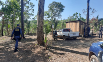 Invasão Serra do Patrimônio: PM prende duas pessoas por crime ambiental, em PL